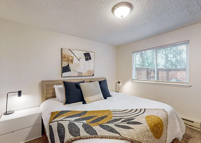 Harborview Haven