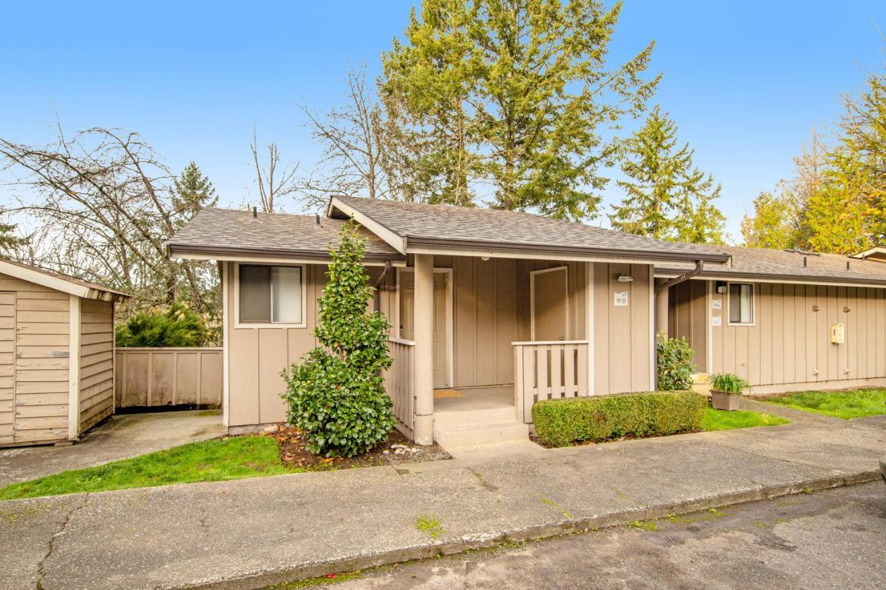 Harborview Haven Apartment